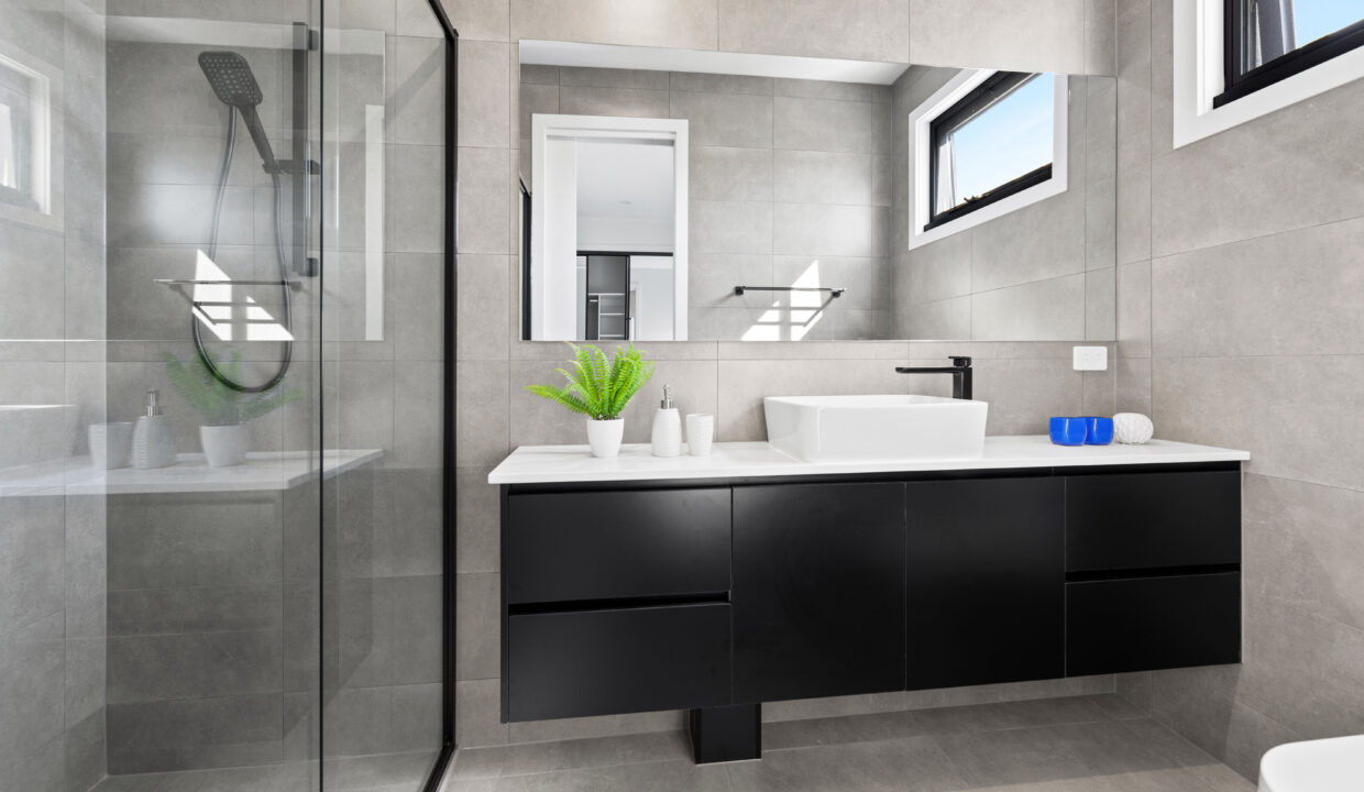 13. Ensuite