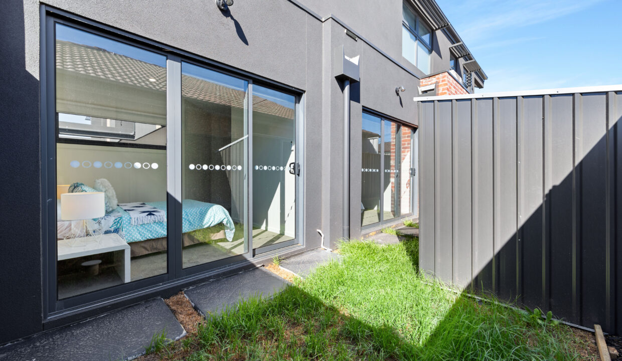 15. Courtyard