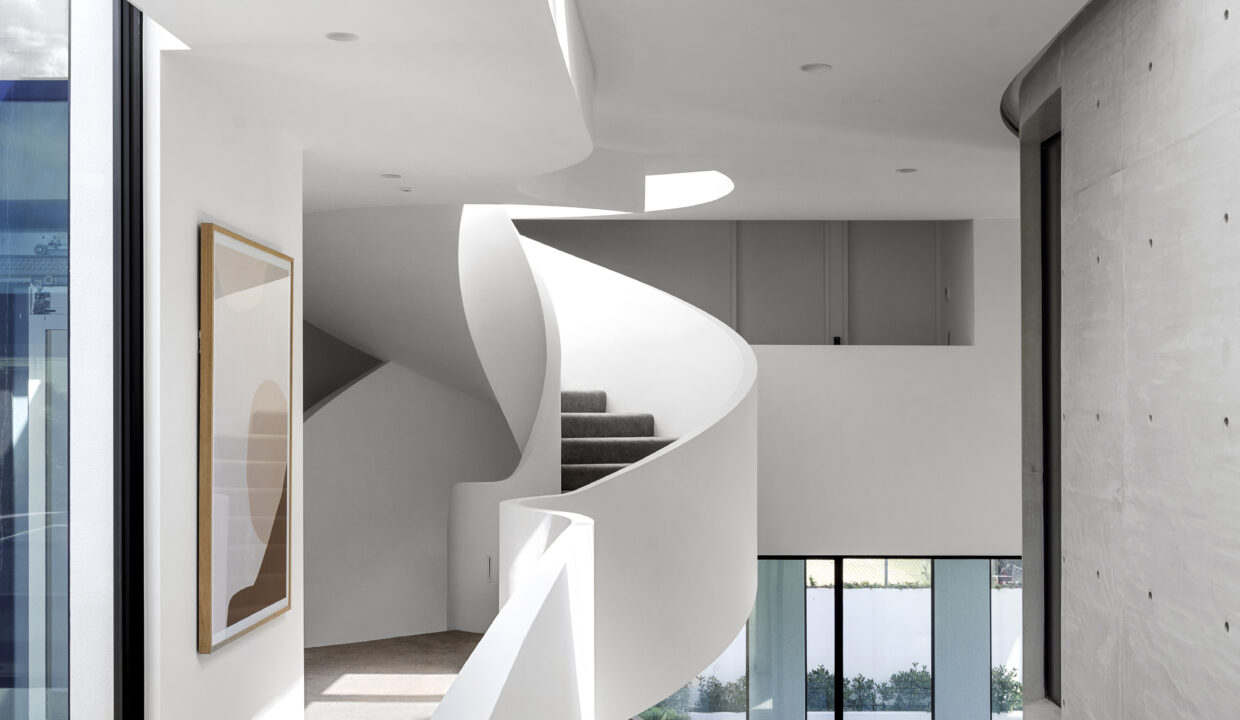 21. Interior