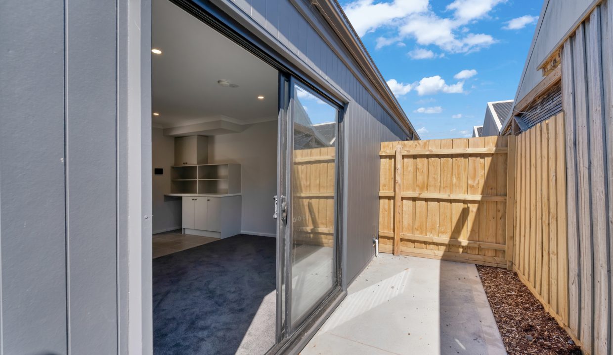 25 Argyle Cres Werribee-30