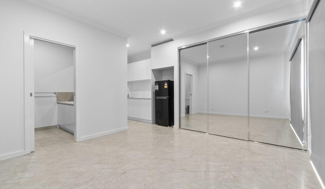 WhatsApp Image 2026-03-05 at 11.56.00